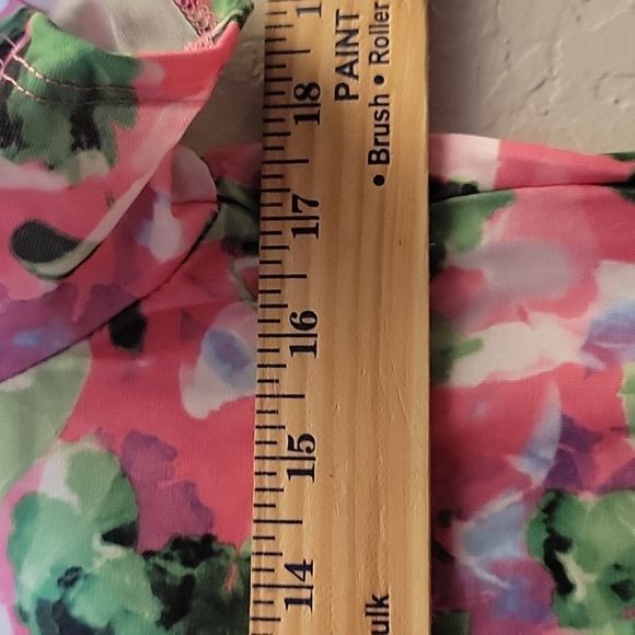 LULAROE Classic T Medium Pink Floral - Picture 7 of 10